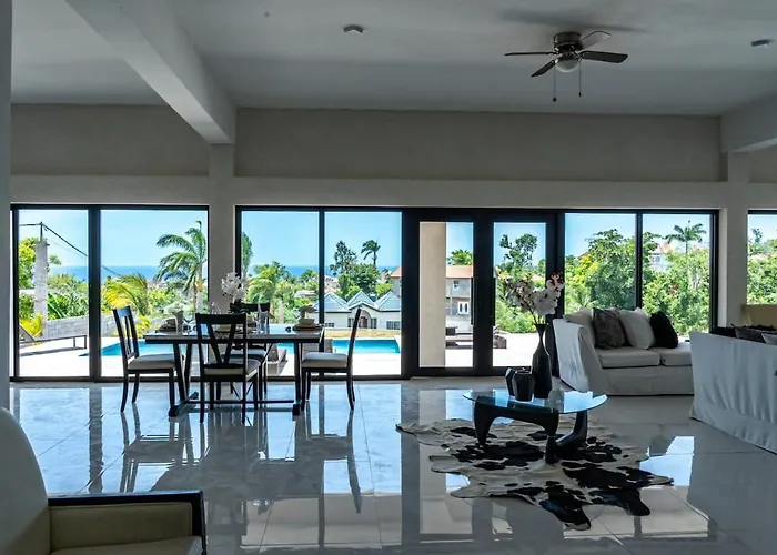 Sea Breeze By Emotions Ironshore Aparthotel Montego Bay