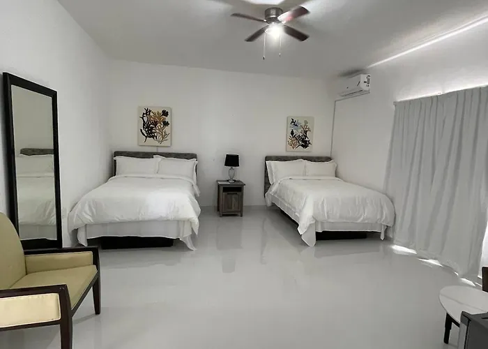 Sea Breeze By Emotions Ironshore Aparthotel Montego Bay